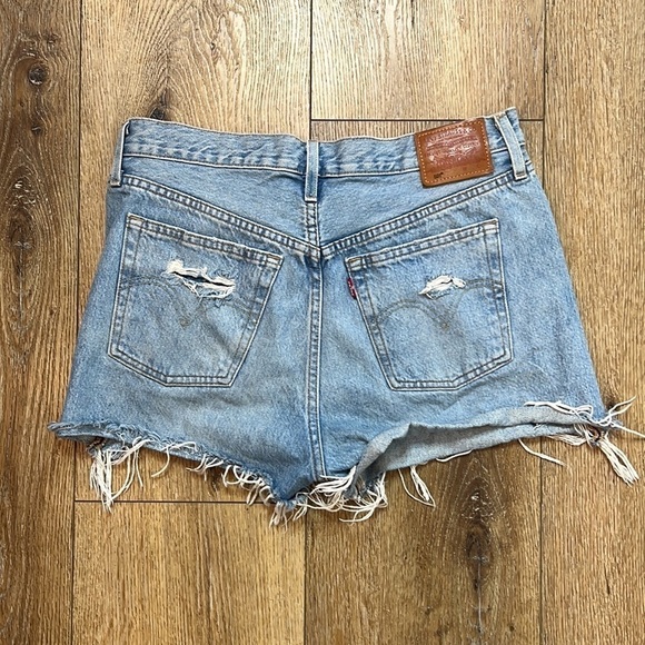 Levi’s 501 Distressed Light Wash Jean Shirts Size 29 - Picture 4 of 9